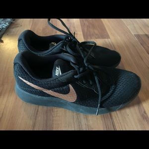 Nike tennis shoes